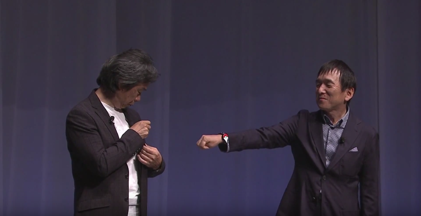 Pokemon-GO-Plus-wearable-demo